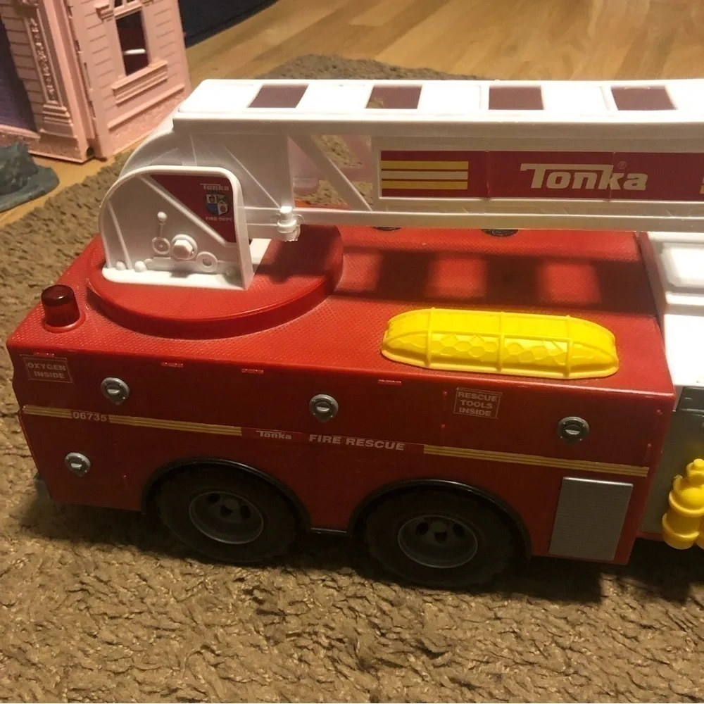 Vintage Tonka Fire Trunk Large Hook and Ladder Kids Toy Sounds Lights Red